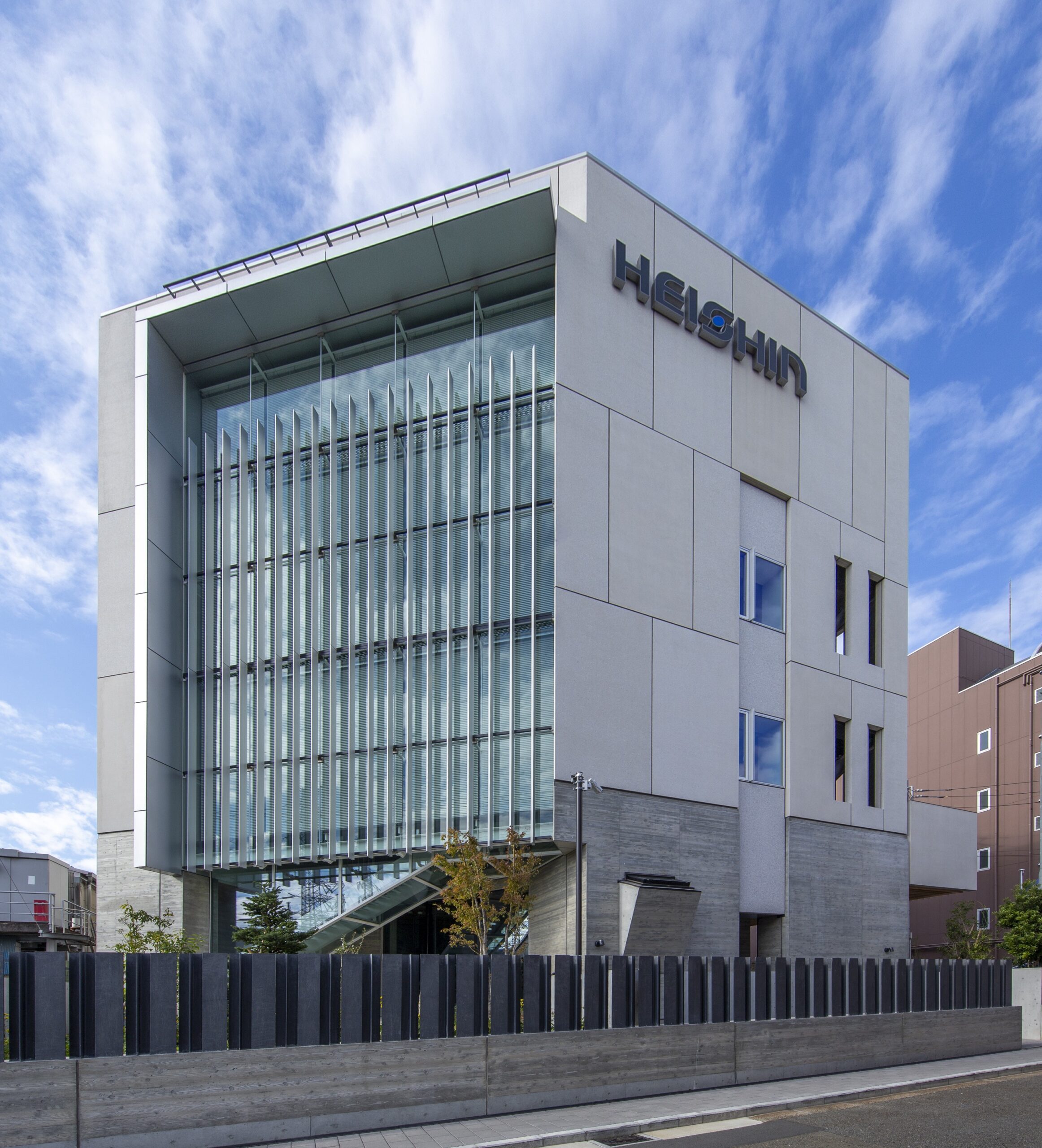 ATO-3952 | 高橋カーテンウォール工業